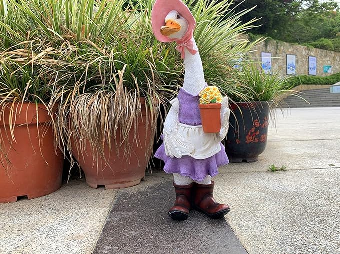 Gardener Duck Couple Garden Statue – Female