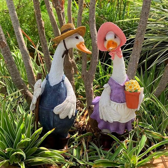 Gardener Duck Couple Garden Statue – Female