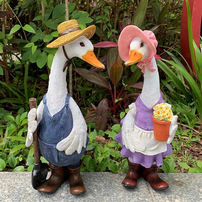 Gardener Duck Couple Garden Statue – Female